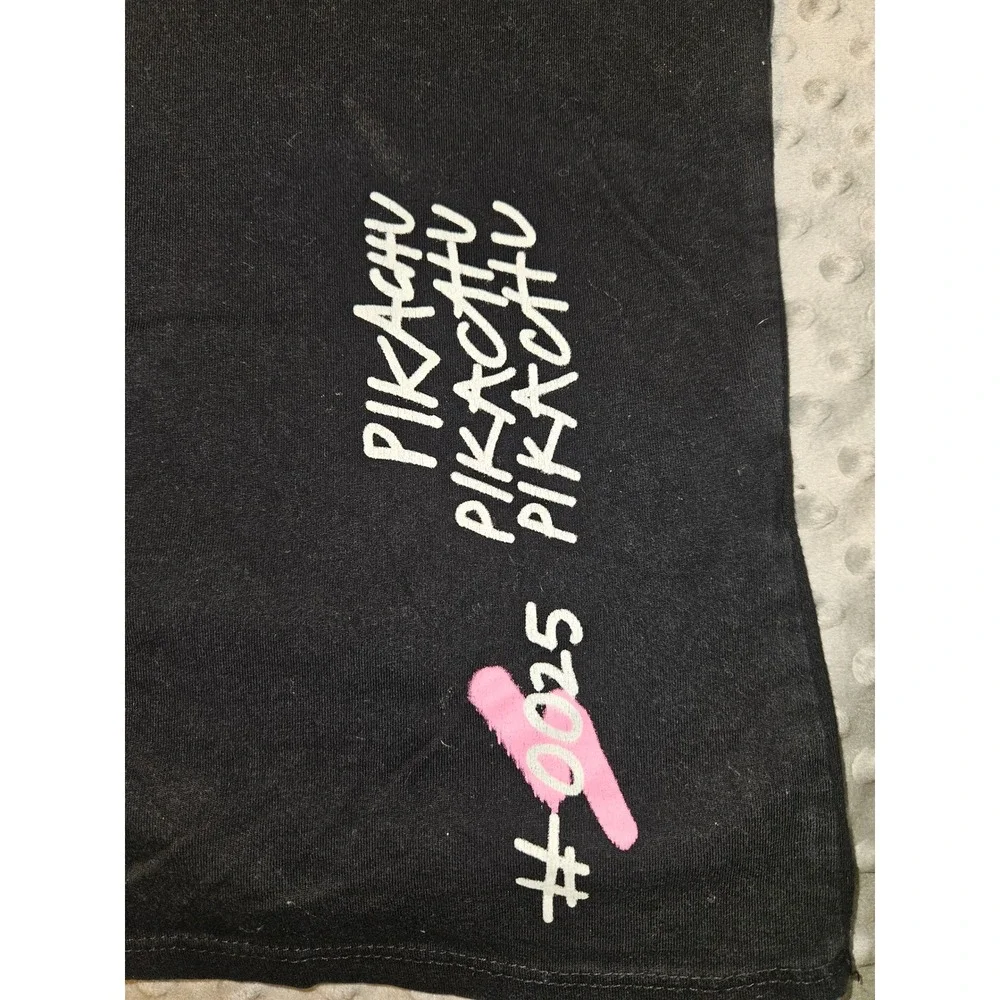 H&M Pokemon Pikachu Graffiti High Voltage Black‎ T-Shirt Kids Size 11-12 152